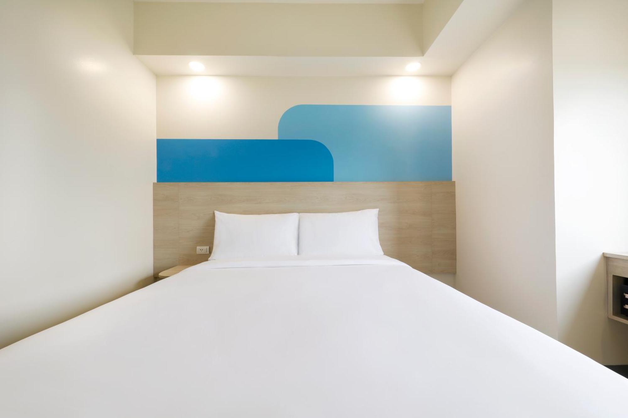 Hop Inn Hotel Iloilo Bagian luar foto
